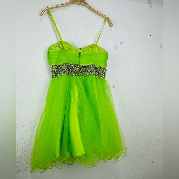 Dave & Johnny Lime Green Satin Dress - Picture 5 of 14